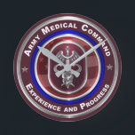 Horloge Ronde 1st Brigade médicale Keepsake<br><div class="desc">Display your pride in our 1st Medical Brigade - "The Army's Premier Medical Brigade - Fortitude and Compassion" This is my newly designed 1st Medical Brigade Christmas Ornament and makes a wonderful gift to any who having family members serving ou have serving in unique this Brigade! The 1st Medical Brigade...</div>