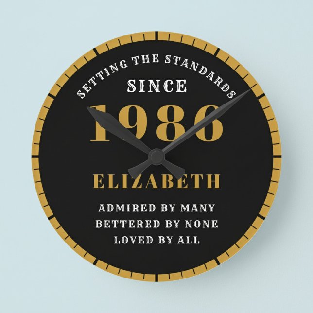 Horloge Ronde 40th Birthday Born 1986 Black Gold (Born 1986 standards birthday clock. Pastel background.)