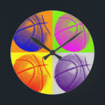 Horloge Ronde 4 couleurs Pop Art Basketball<br><div class="desc">Images et oeuvres d'art pop de style rétro</div>