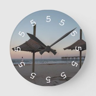 Horloge Ronde 5 o'clock beach theme Wall Clock