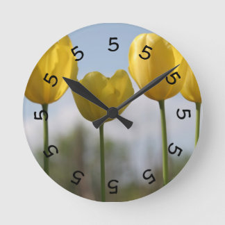 Horloge Ronde 5 o'clock yellow tulips Wall Clock