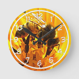 Horloge Ronde Abeille sur une fleur