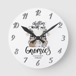 Horloge Ronde Adorable mignonne Gnomes Black Buffalo Plaid