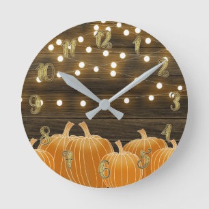 Horloge Ronde Affaire Pumkins & String Lights Rustic Personalize