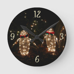 Horloge Ronde Affichage de lumières de vacances des pingouins