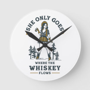 Horloge Ronde Amusante cowgirl western vintage amatrice de whisk