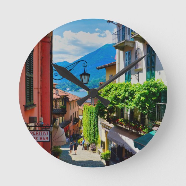 Horloge Ronde Ancienne ruelle à Bellagio (lac de Côme, Italie) (Recto)