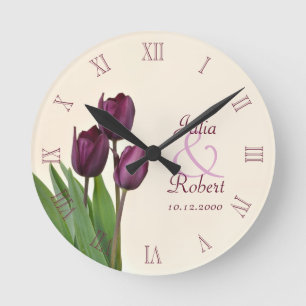 Horloge Ronde Anniversaire pourpre de tulipes