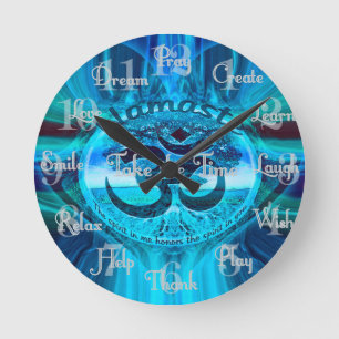 Horloge Ronde Arc-en-ciel de bleu de Namaste