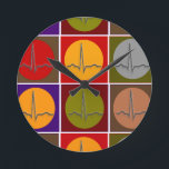 Horloge Ronde Art de bruit cardiaque de QRS<br><div class="desc">L'art de bruit cardiaque de QRS a conçu des cadeaux.  Perfectionnez pour des infirmières,  des cardiologues et des professionnels médicaux.</div>