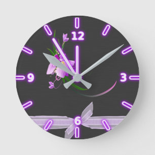 Horloge Ronde Assez Élégante Fleur Violette-Fond Noir