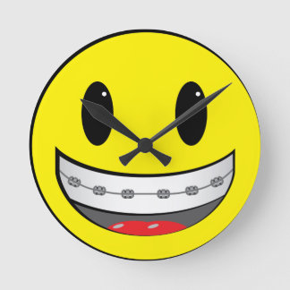 Horloge Ronde avec accolades