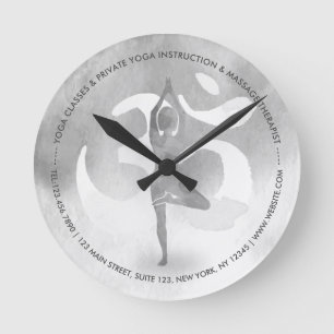 Horloge Ronde B&W Yoga Instructor Meditation Tree Pose Om Symbol