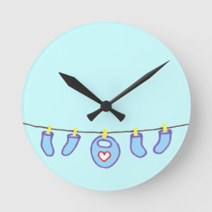 Horloge Ronde Baby Boy Laundry C'est un garçon ! Personnalisé