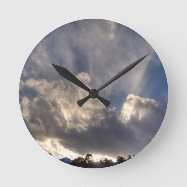 Horloge Ronde Backlit clouds (Recto)