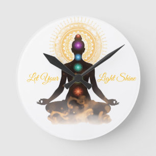Horloge Ronde Balles de golf silhouette Chakra – Laissez briller
