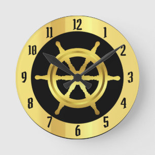 Horloge Ronde Bateau en or nautique / roue de bateau sur une hor