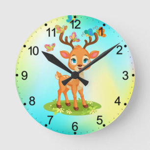 Horloge Ronde Bébé mignon cerf jouant avec des papillons-23475