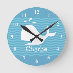 Horloge Ronde Bébé wall clock with cute whale in wavey sea