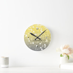 Horloge Ronde Bokeh jaune gris brillant Nom personnalisé