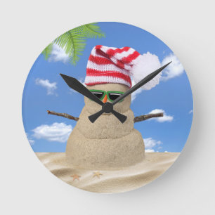 Horloge Ronde Bonhomme de neige de Noël tropical en sable