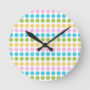 Horloge Ronde Bouton bleu rose jaune motif accessoires tendance
