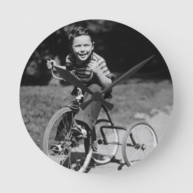 Horloge Ronde Boy Riding Tricycle (Recto)