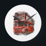 Horloge Ronde Bus Old Red London<br><div class="desc">Symboles de Londres : le Routemaster Bus Pop Art Image</div>