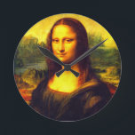 Horloge Ronde cadeau Mona Lisa<br><div class="desc">Un cadeau de Mona lisa - copie de l'original placé sur ce cadeau pour fournir un très bel article - à donner comme un cadeau d'anniversaire,  un cadeau ou juste quelque chose pour vous-même.</div>