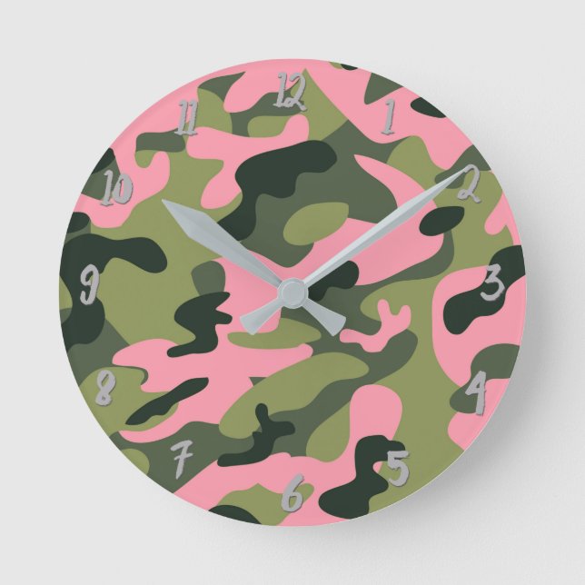 Horloge Ronde Camouflage de l'armée rose verte personnalisé (Recto)
