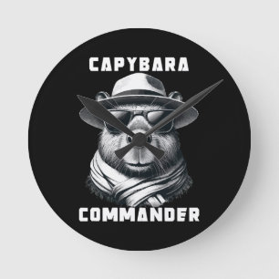 Horloge Ronde Capybara avec lunettes de soleil Capy Commander