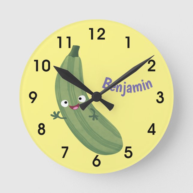 Horloge Ronde Caricature joyeux de courgettes mignonnes (Recto)