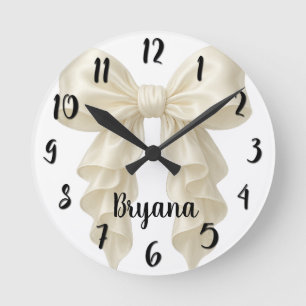 Horloge Ronde Cascade de crème à volants élégants et chic pour f