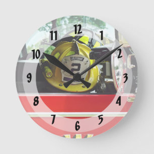 Horloge Ronde Casques de pompiers à l'intérieur du camion de pom