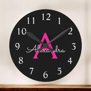 Horloge Ronde Chaud rose noir Script Girl Nom du monogramme