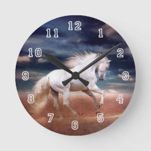 Horloge Ronde Cheval blanc fonctionnant autour de l'horloge