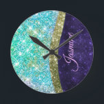 Horloge Ronde Chic irisé violet bleu faux parties scintillant mo<br><div class="desc">Personnalisez facilement ce design tendance et chic de l'horloge murale de luxe avec élégante parties scintillant en argent girly et irisé en unicorne, arc-en-ciel, turquoise, aqua, couleurs bleu violet design. Cela rend le cadeau parfait pour 16 ans, mariage, douche nuptiale, anniversaire, baby shower ou bachelorette pour quelqu'un qui aime le...</div>