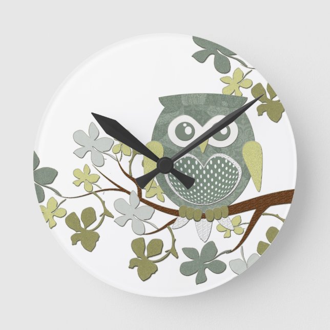 Horloge Ronde Chouette à points polka dans l'arbre (Recto)