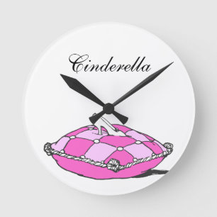 Horloge Ronde Cinderella Slipper Coussin rose personnalisé