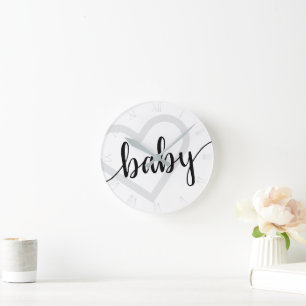 Horloge Ronde Coeur bébé Script classique noir