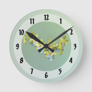Horloge Ronde Coeur d'orchidées Vuylstekeara jaune et blanc
