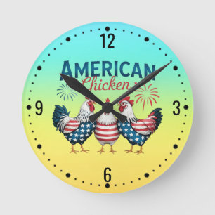 Horloge Ronde Conception de poulet américain patriotique du 4 ju