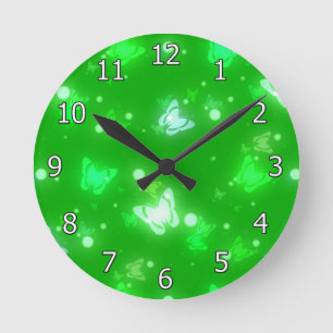 Horloge Ronde Conception vert clair de papillons légers de lueu
