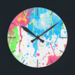 Horloge Ronde Cool super tendance coloré coloré couleurs vives a<br><div class="desc">Cool super tendance coloré éclaboussures d'aquarelles vives, bleu vif, bleu foncé, vert d'eau, vert clair, rose chaud, rose doux, orange, jaune, violet, blanc, couleurs néon. Fille, unique, mode, couleurs estivales dynamiques, heureux, hipster, populaire, mignon, moderne, joli, artistique, doux, stylisé, mode, stupéfiant, cool, amour, image adorable. Personnalisez-le avec votre nom mot...</div>