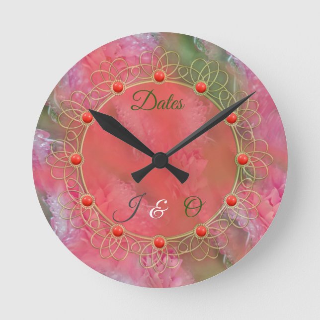 Horloge Ronde Coral, Grass & Peony-pink Blooms Throw Pillow (Recto)