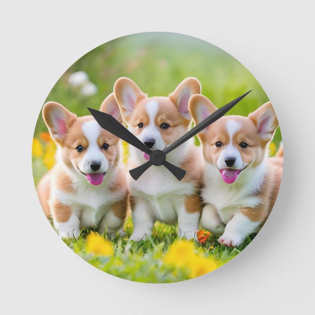 Horloge Ronde Corgies jouant dans l'herbe (Recto)