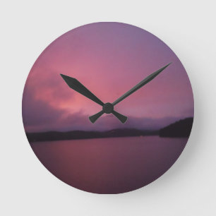 Horloge Ronde Coucher de soleil violet sur le lac Arrowhead