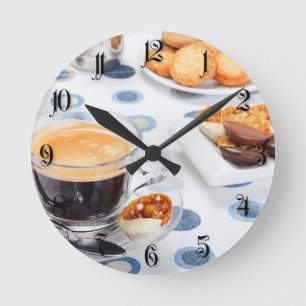 Horloge Ronde Coupe de coffee and a cookie