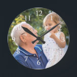 Horloge Ronde Créez votre propre photo moderne<br><div class="desc">Keepsake wall clock personalized with grandfather and grand kid photo. Makes a mémorable venin pour grandpa for birthday,  holidays and grandparents day.</div>