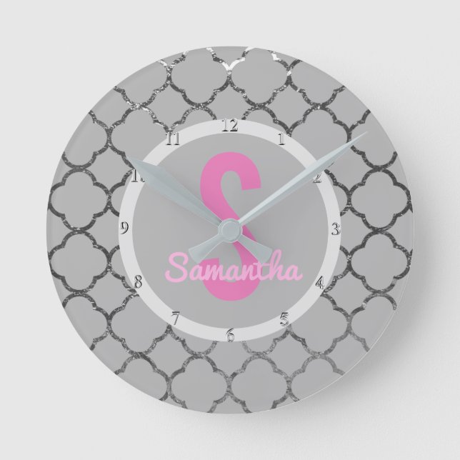 Horloge Ronde Custom Girls nom Pink Silver Quatrefoil Pattern (Recto)